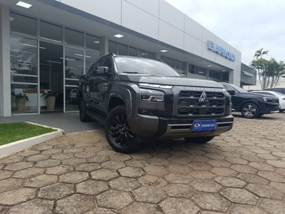 MITSUBISHI TRITON 2.4 BITURBO DIESEL CD GLS 4X4 AUTOMÁTICO MITSUBISHI TRITON 2.4 BITURBO DIESEL CD GLS 4X4 AUTOMÁTICO